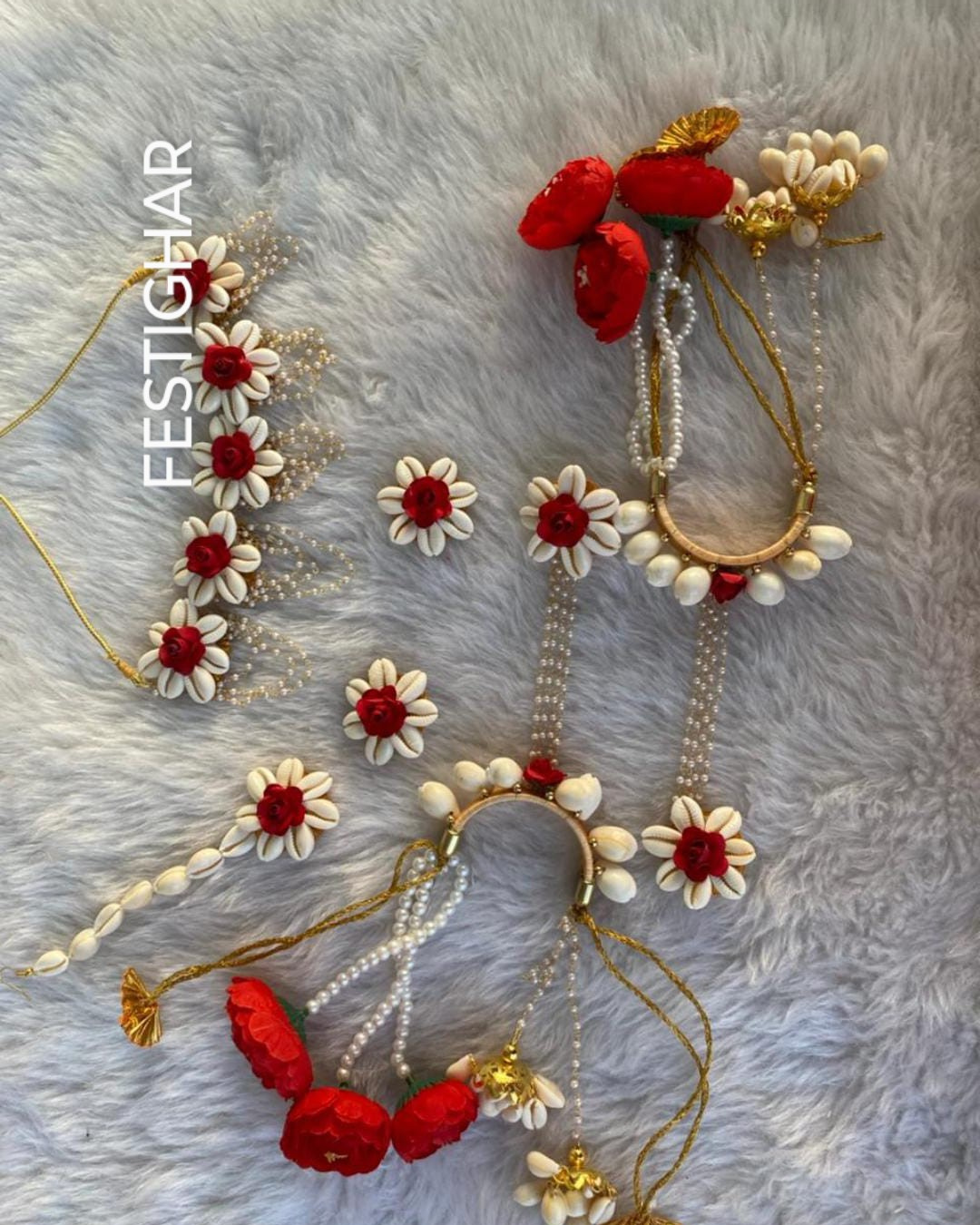 Flower and shell jewellery red