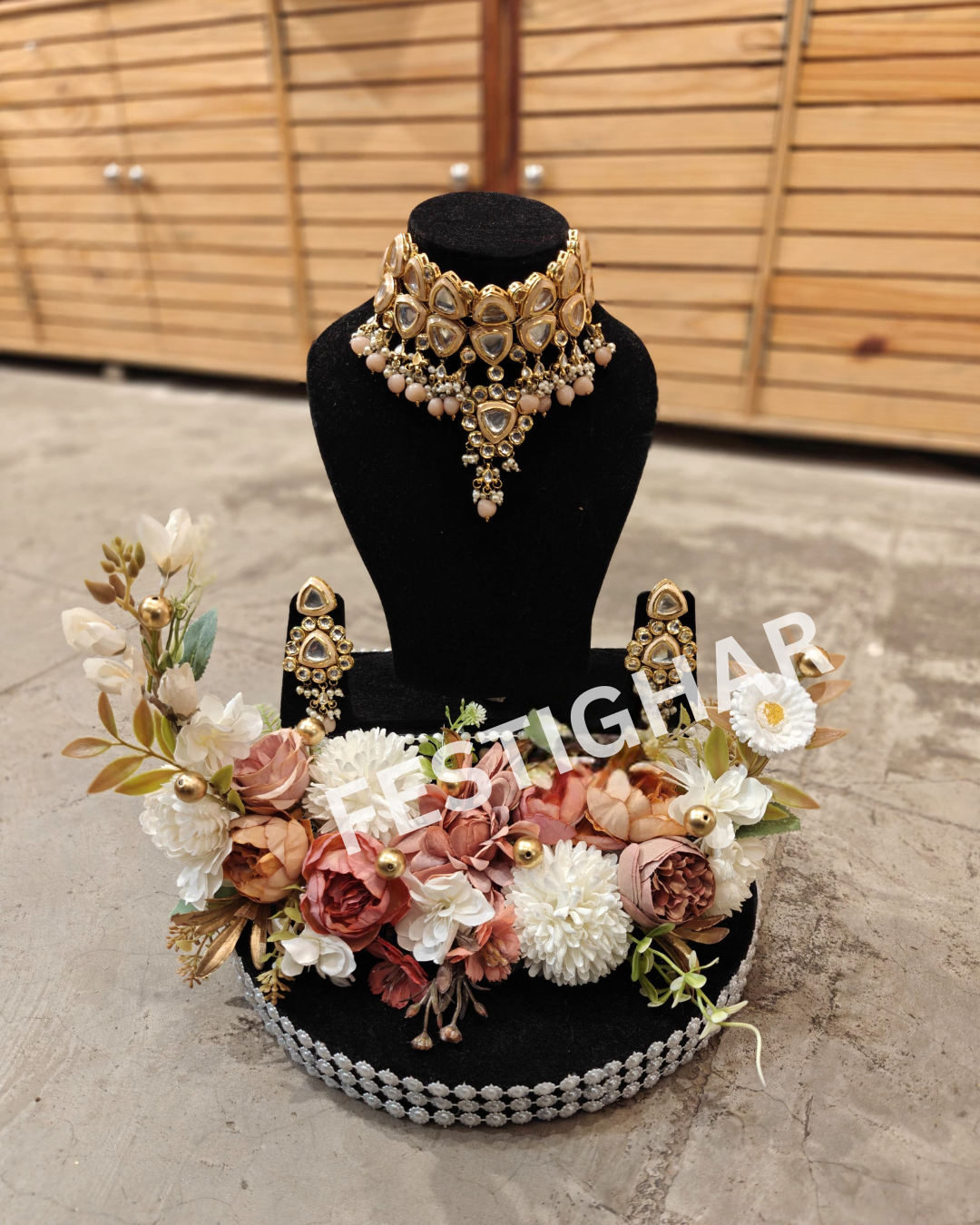 Jewellery display platter multicoloured