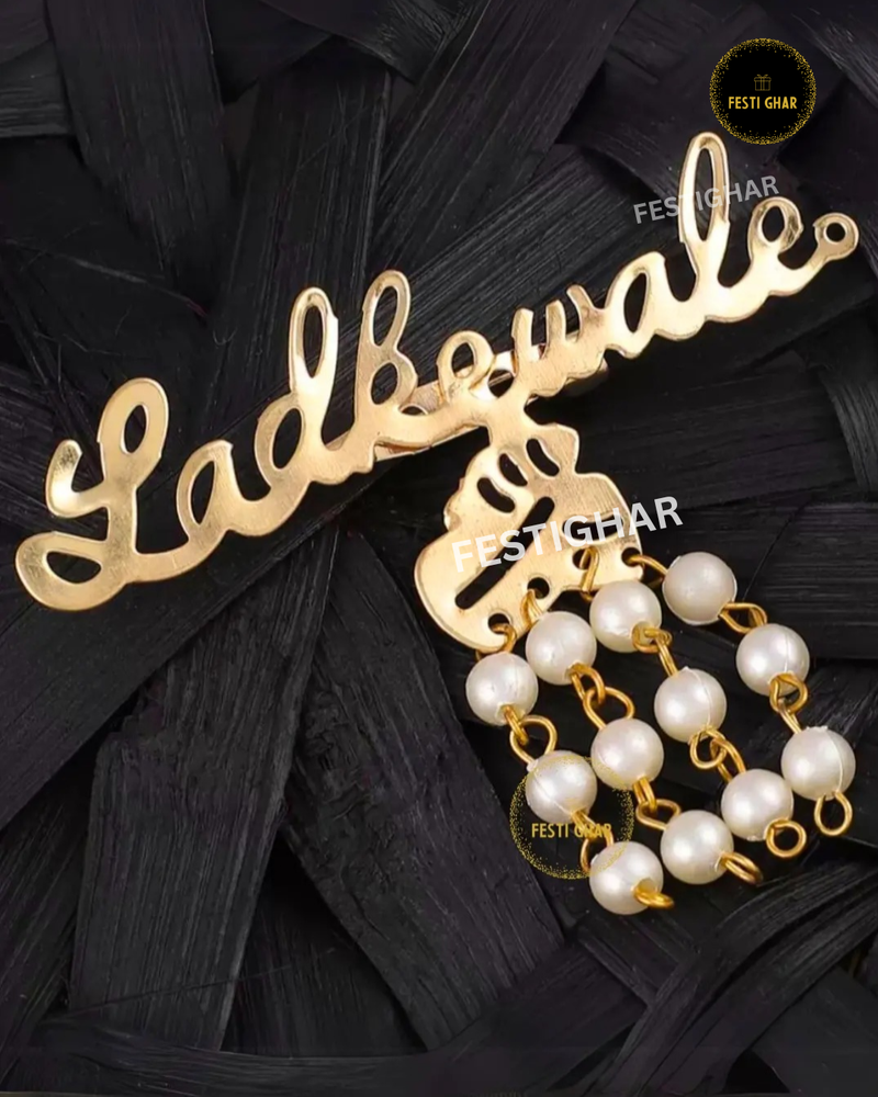 Featured Brooches