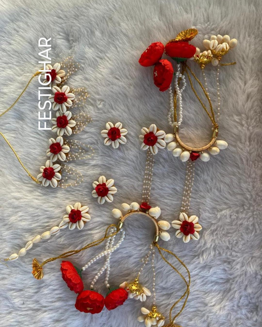 Flower and shell jewellery red