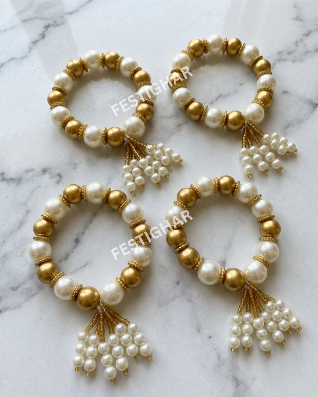 Pearl bracelet in white and gold | Return gifts